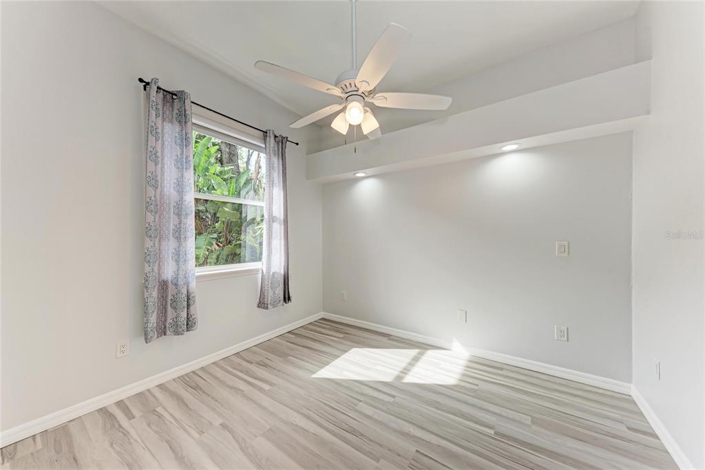 4756 Old Stone Road Sarasota, FL 34233 - Photo 20 of 41