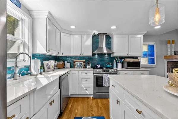 $4,500 | 391 Valley Road, Middletown, RI 02842