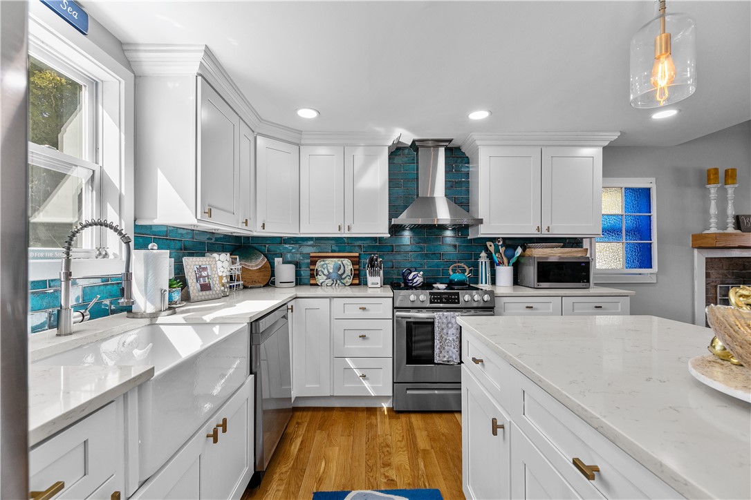 391 Valley Road Middletown, RI 02842 - Photo 12 of 31