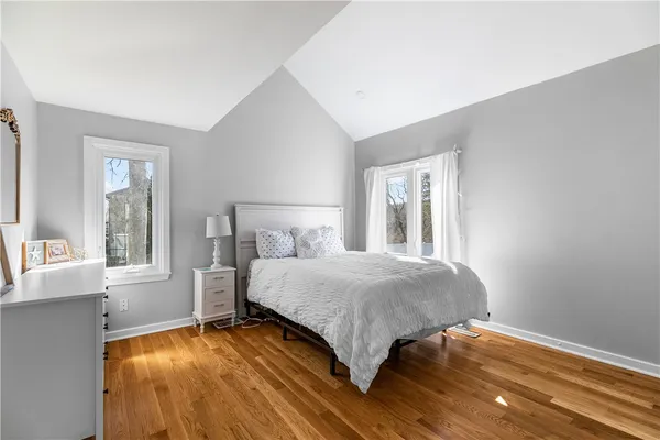 $4,500 | 391 Valley Road, Middletown, RI 02842