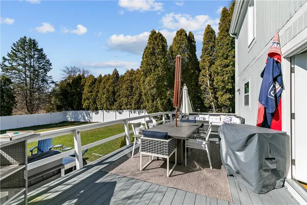 $4,500 | 391 Valley Road, Middletown, RI 02842