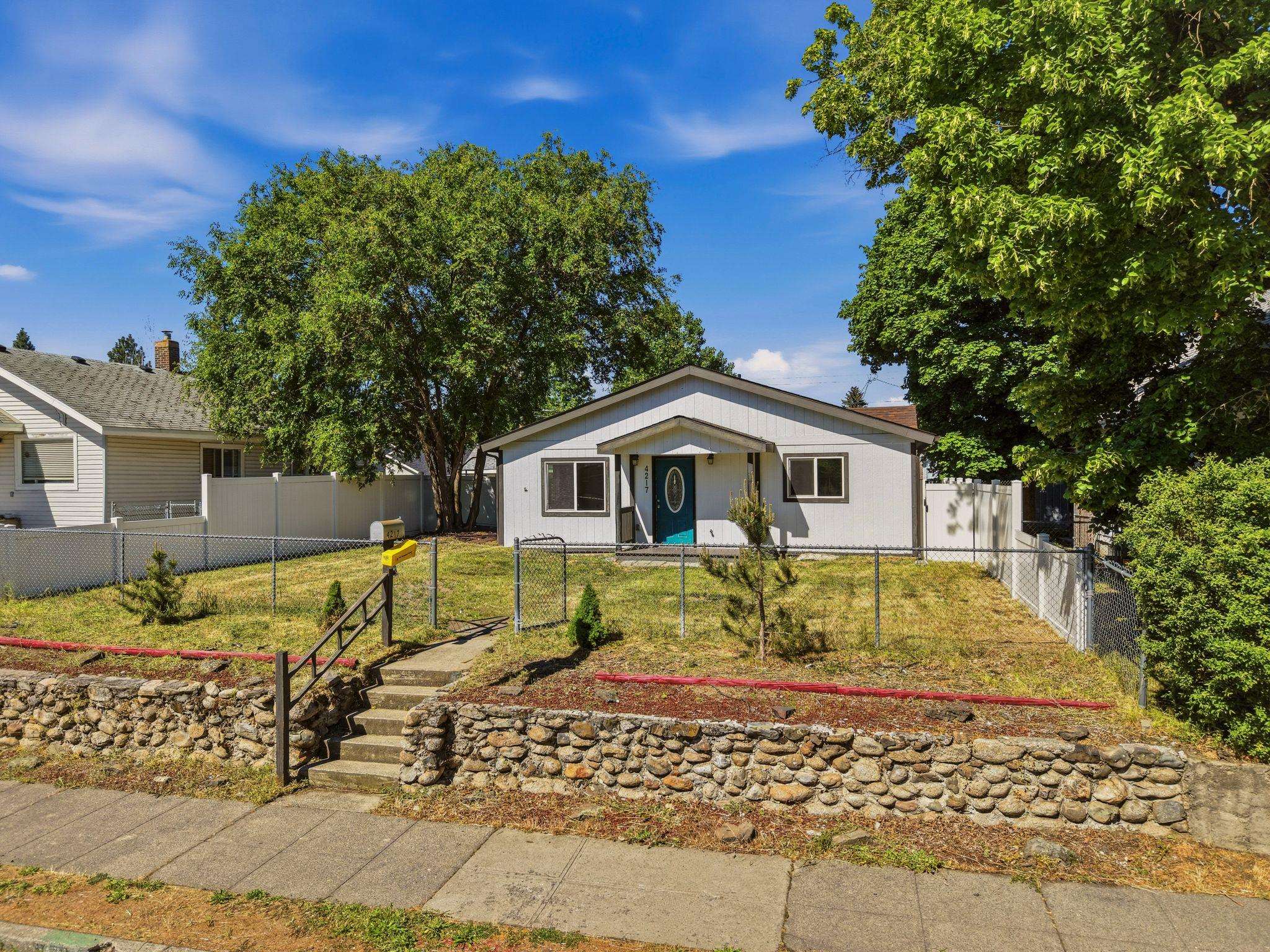 4217 North Madison Street Spokane, WA 99205 - Photo 2 of 30