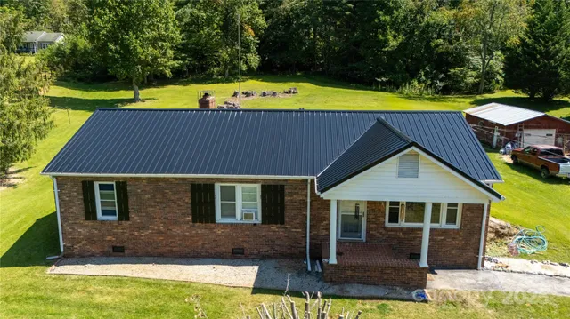 $288,000 | 1424 Bear Creek Road, Bakersville, NC 28705