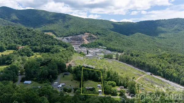 $288,000 | 1424 Bear Creek Road, Bakersville, NC 28705