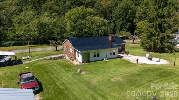 $288,000 | 1424 Bear Creek Road, Bakersville, NC 28705