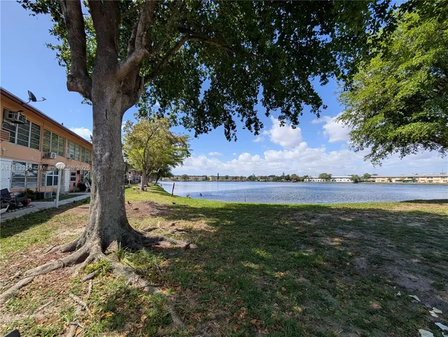 $107,800 | 19080 Northeast 3rd Court, Unit 311, Miami, FL 33179