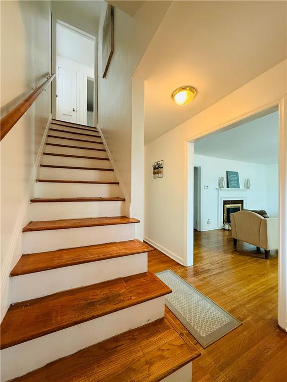 901 7th Avenue Albany, GA 31701 - Photo 2 of 14 a view of entryway and hall