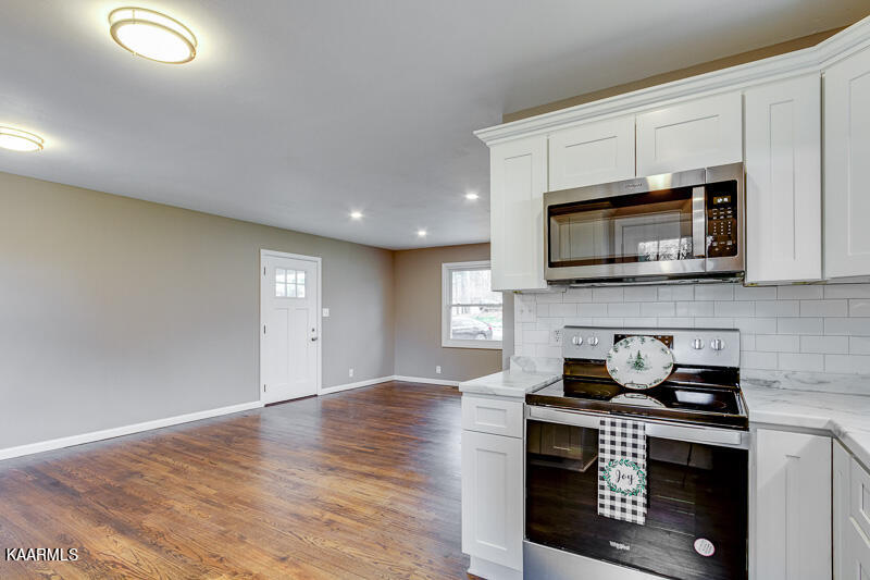3917 Pleasant Ridge Road Knoxville, TN 37912 - Photo 14 of 29 015--SMALL