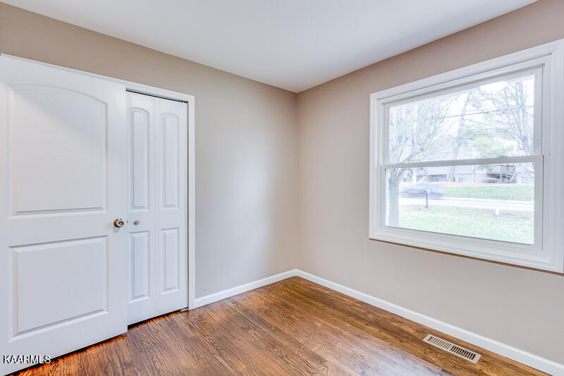 3917 Pleasant Ridge Road Knoxville, TN 37912 - Photo 17 of 29 018--SMALL
