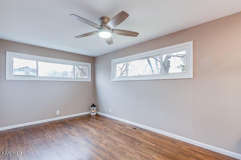 3917 Pleasant Ridge Road Knoxville, TN 37912 - Photo 21 of 29 023--SMALL