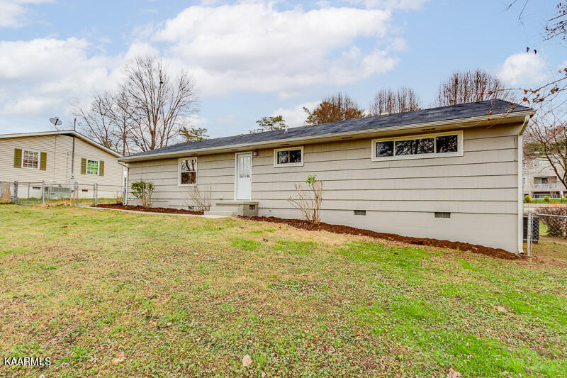 3917 Pleasant Ridge Road Knoxville, TN 37912 - Photo 5 of 29 005--SMALL