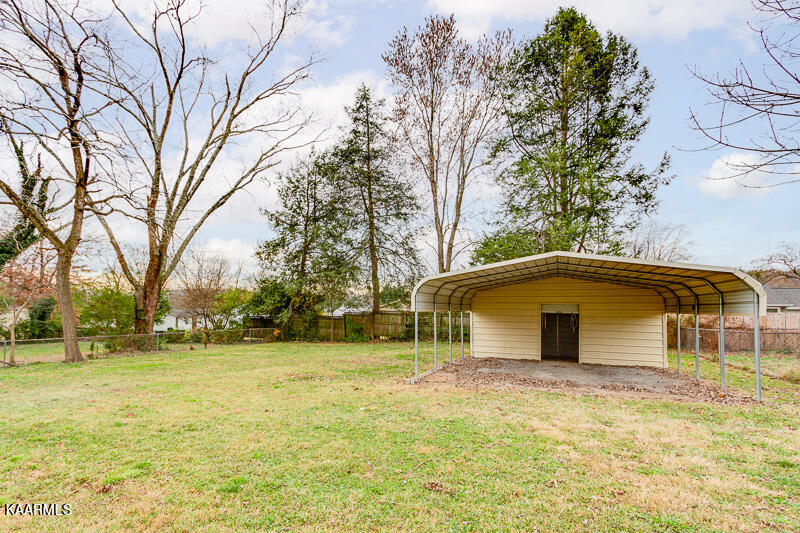 3917 Pleasant Ridge Road Knoxville, TN 37912 - Photo 7 of 29 007--SMALL