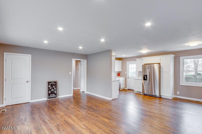 3917 Pleasant Ridge Road Knoxville, TN 37912 - Photo 8 of 29 009--SMALL