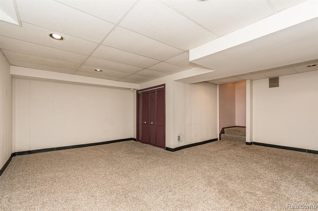 1643 Hillside Lane Rochester Hills, MI 48307 - Photo 43 of 48