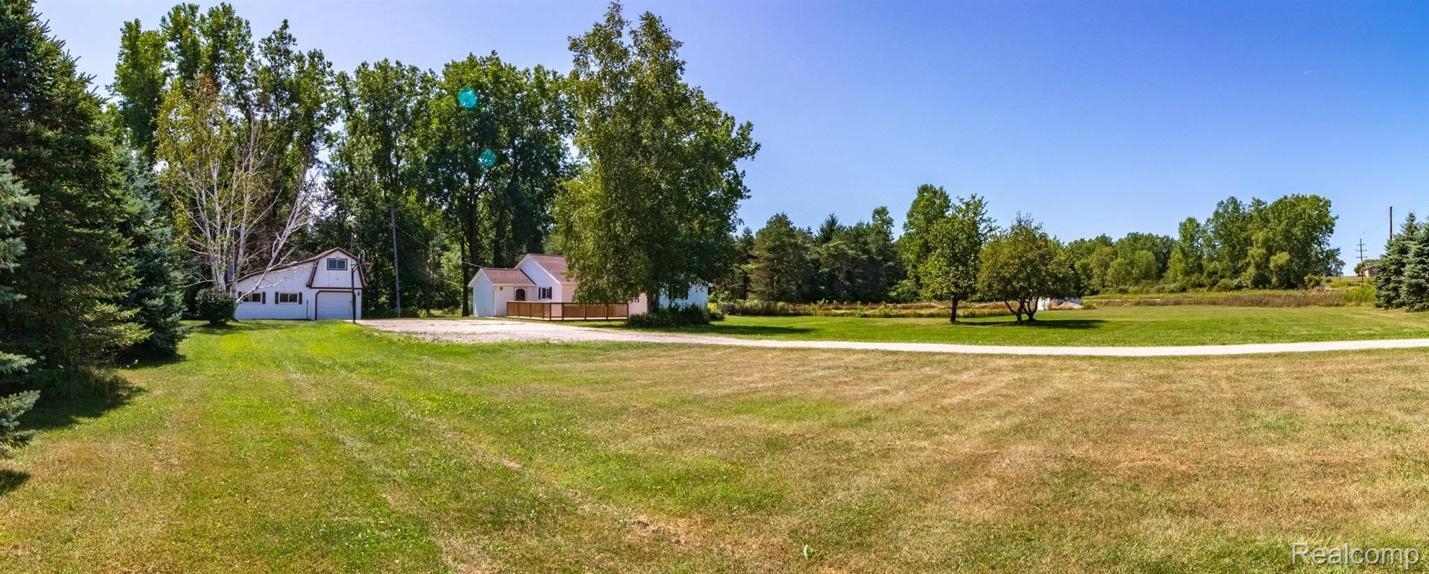 1691 Dixon Road Caro, MI 48723 - Photo 10 of 39 _MG_5961-Pano.jpg