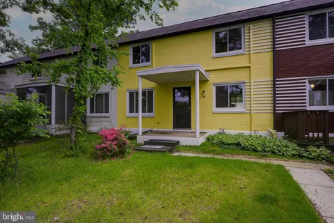 $275,000 | 2 C Gardenway, Greenbelt, MD 20770