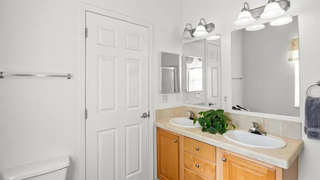 a view of walk in closet