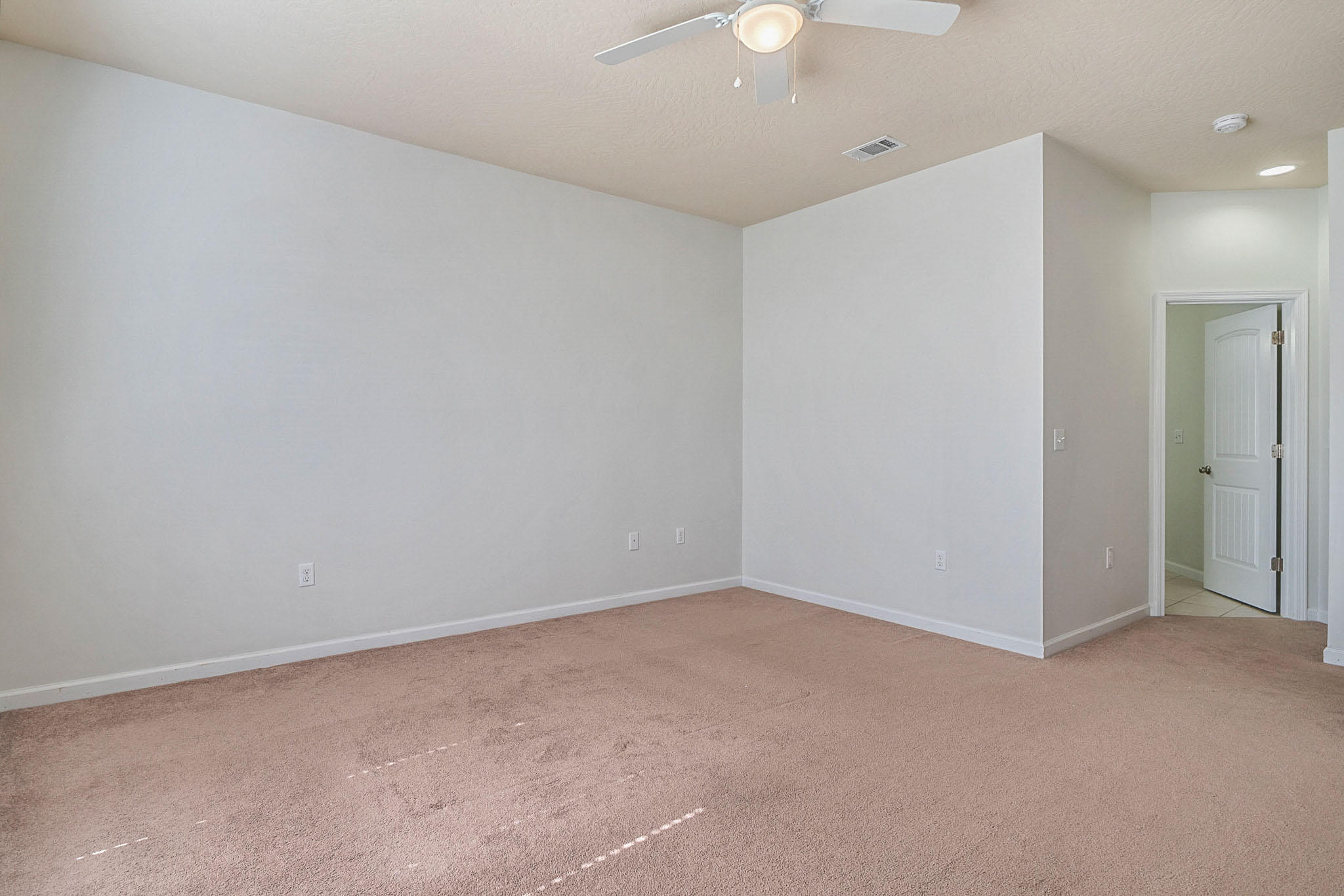 4592 Hermosa Road Crestview, FL 32539 - Photo 23 of 32 a view of an empty room