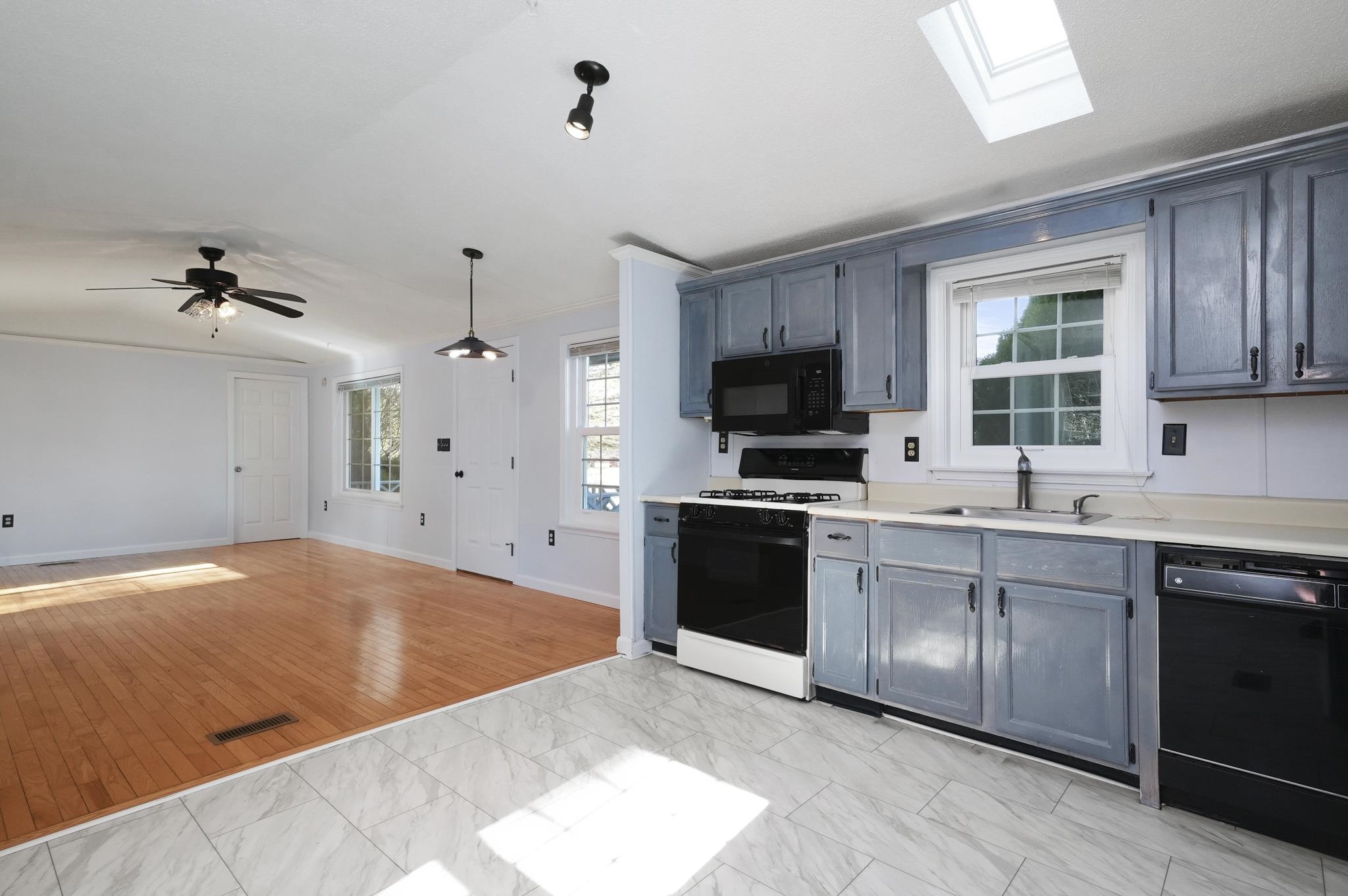 16 Morgan Way Dover, NH 03820 - Photo 10 of 32 Gallery Image 10