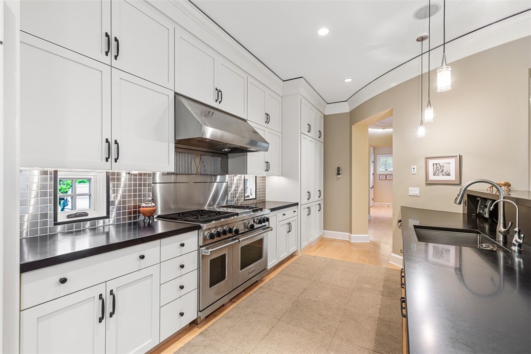 25 Walnut Street Jamestown, RI 02835 - Photo 15 of 50