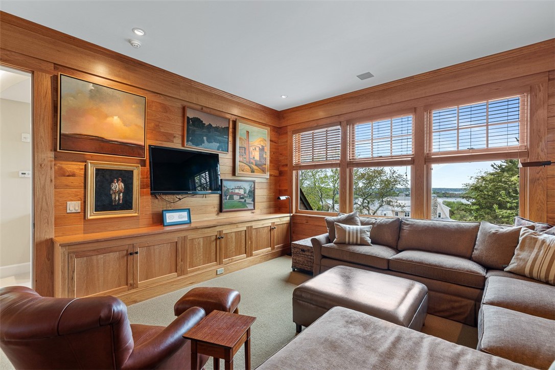 25 Walnut Street Jamestown, RI 02835 - Photo 38 of 50