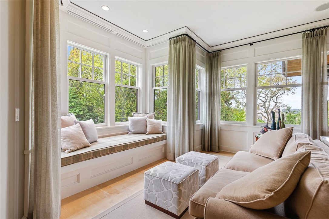 25 Walnut Street Jamestown, RI 02835 - Photo 7 of 50