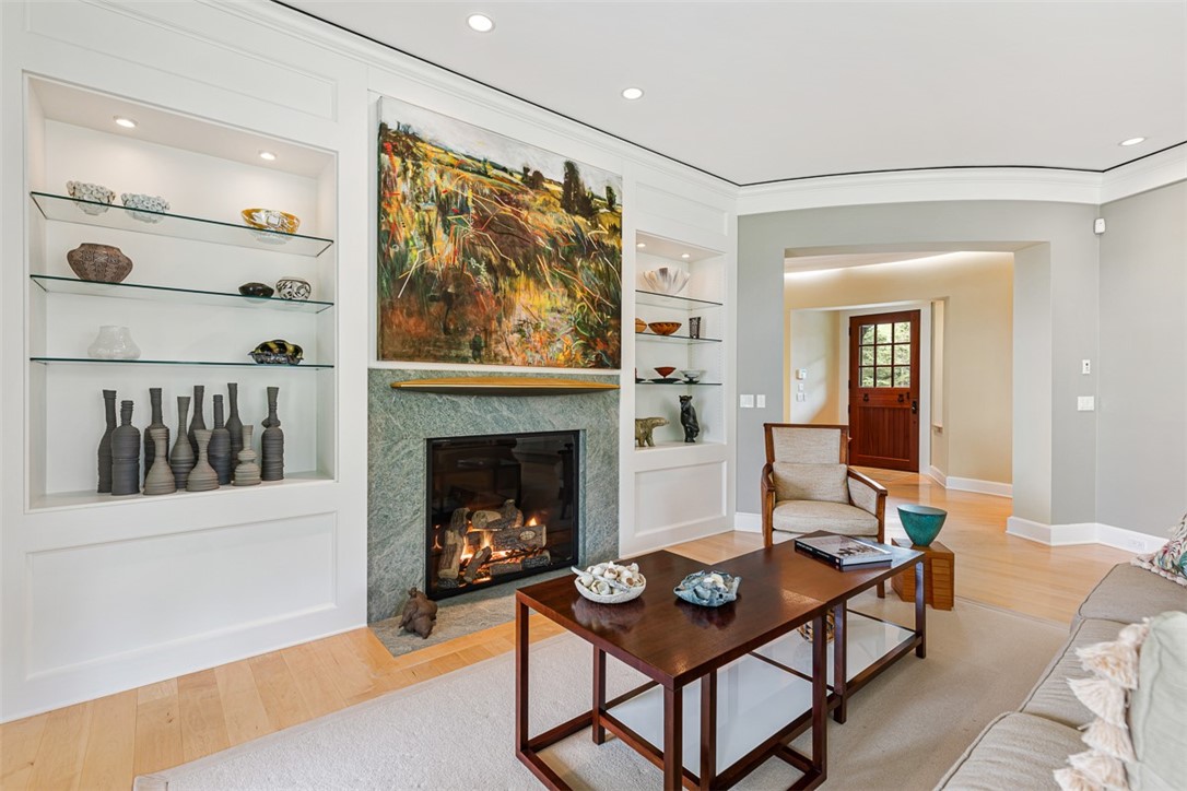 25 Walnut Street Jamestown, RI 02835 - Photo 10 of 50