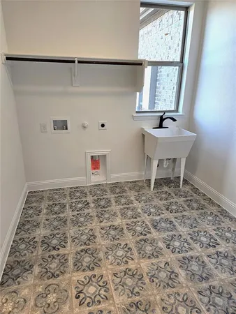 $698,105 | 385 Willie's Court, Whitesboro, TX 76273