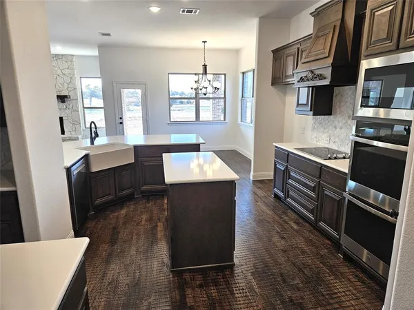 $698,105 | 385 Willie's Court, Whitesboro, TX 76273