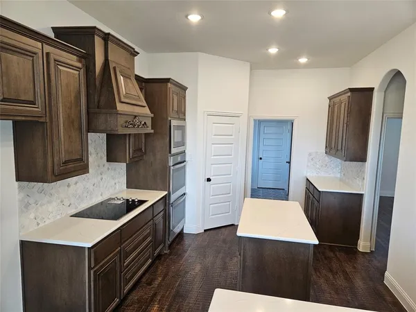 $698,105 | 385 Willie's Court, Whitesboro, TX 76273