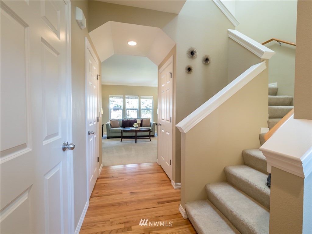 8836 Northeast 178th Street Bothell, WA 98011 - Photo 3 of 25 Gallery Image 3