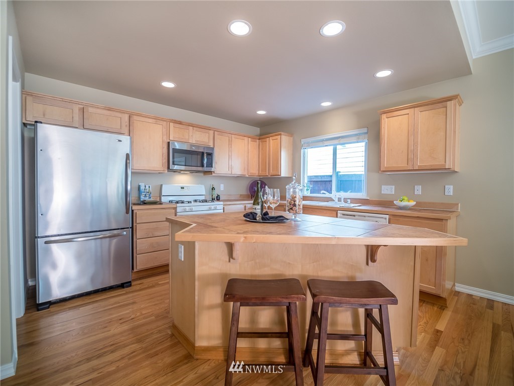 8836 Northeast 178th Street Bothell, WA 98011 - Photo 9 of 25 Gallery Image 9