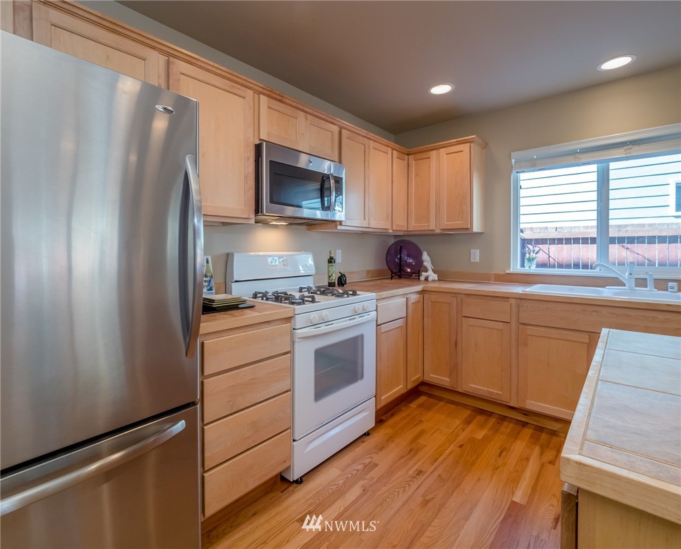 8836 Northeast 178th Street Bothell, WA 98011 - Photo 10 of 25 Gallery Image 10