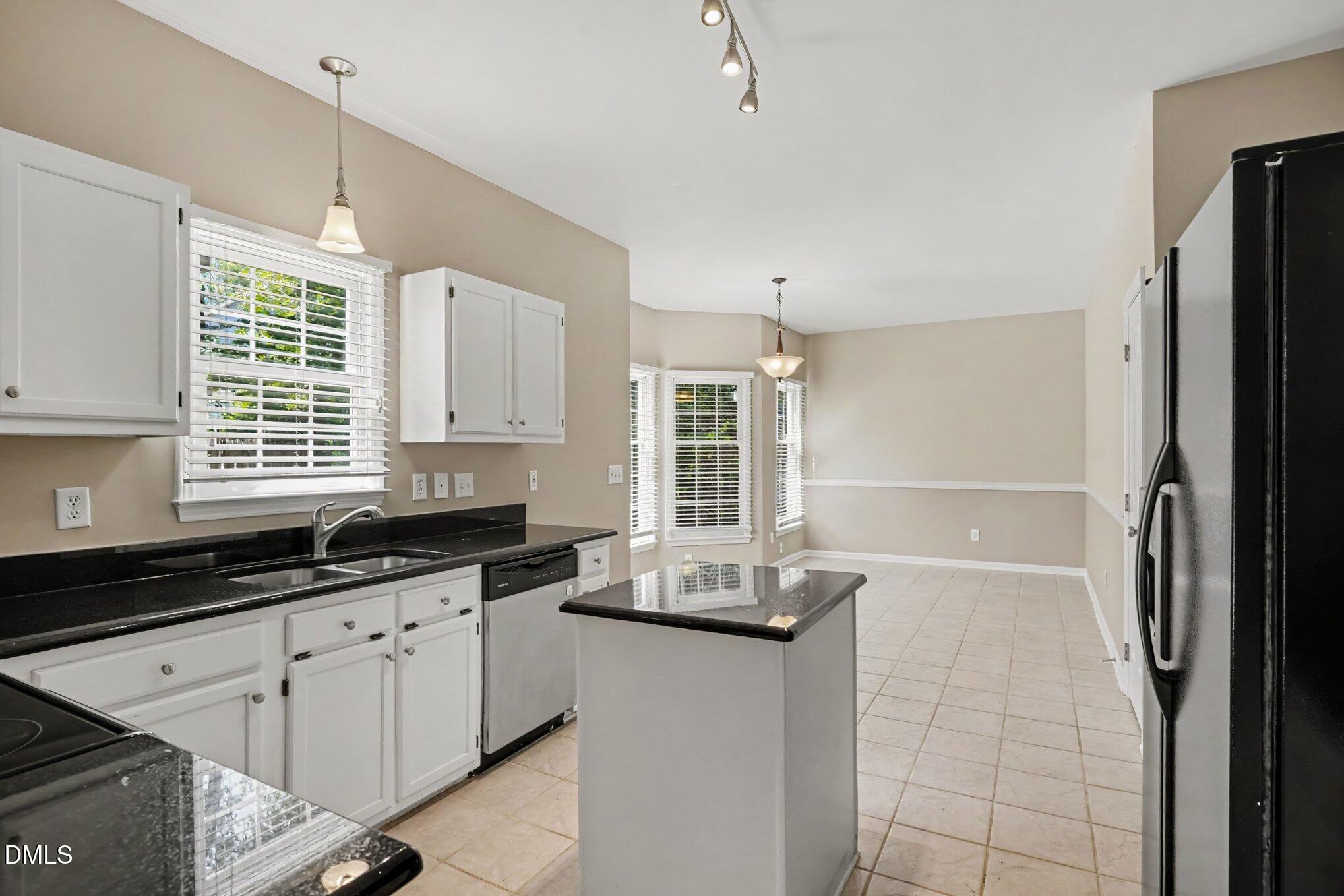 5524 Edgebury Road Raleigh, NC 27613 - Photo 11 of 25 11