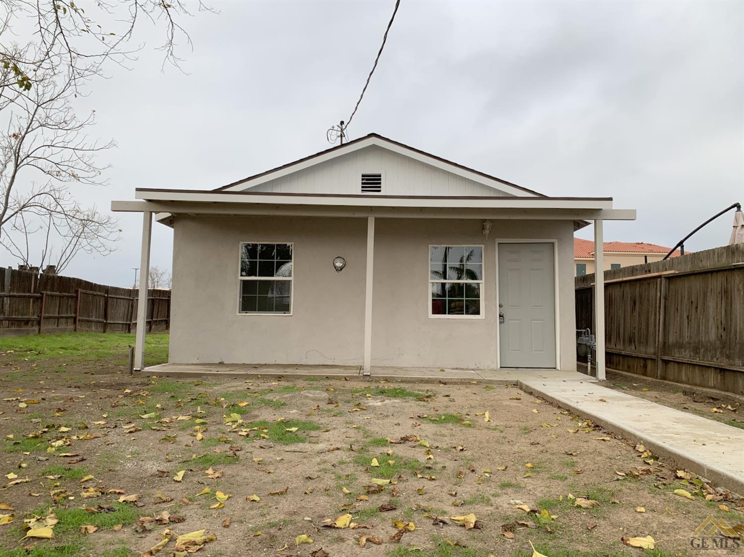 1608 Lisle Street Bakersfield, CA 93308 - Photo 1 of 10