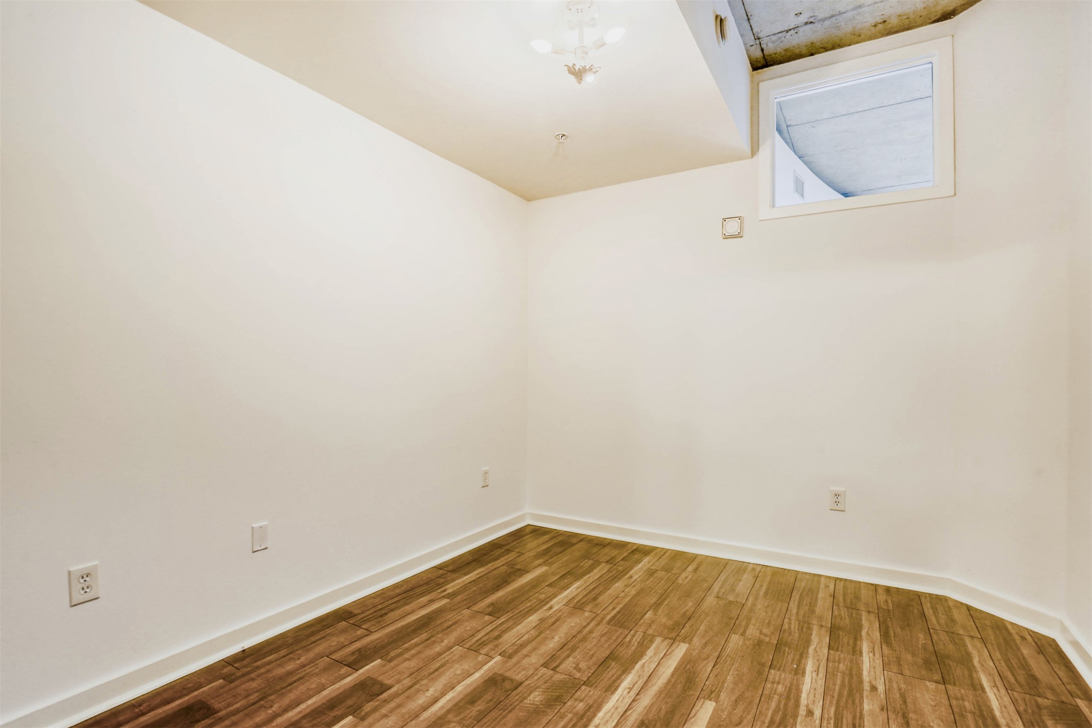 360 Nueces Street, Unit 2004 Austin, TX 78701 - Photo 29 of 34 a view of an empty room