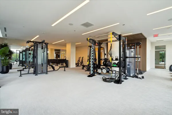 $4,305 | 1-5 Dock Street, Unit 510, Philadelphia, PA 19106