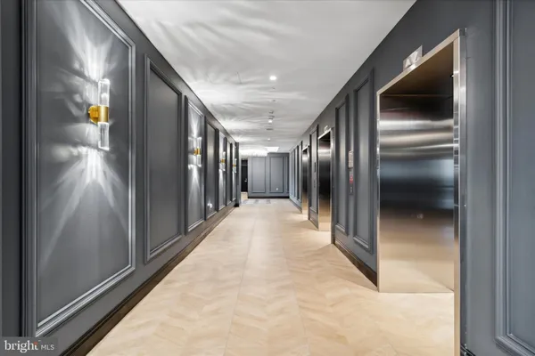 $4,305 | 1-5 Dock Street, Unit 510, Philadelphia, PA 19106