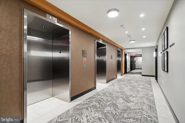 $4,305 | 1-5 Dock Street, Unit 510, Philadelphia, PA 19106