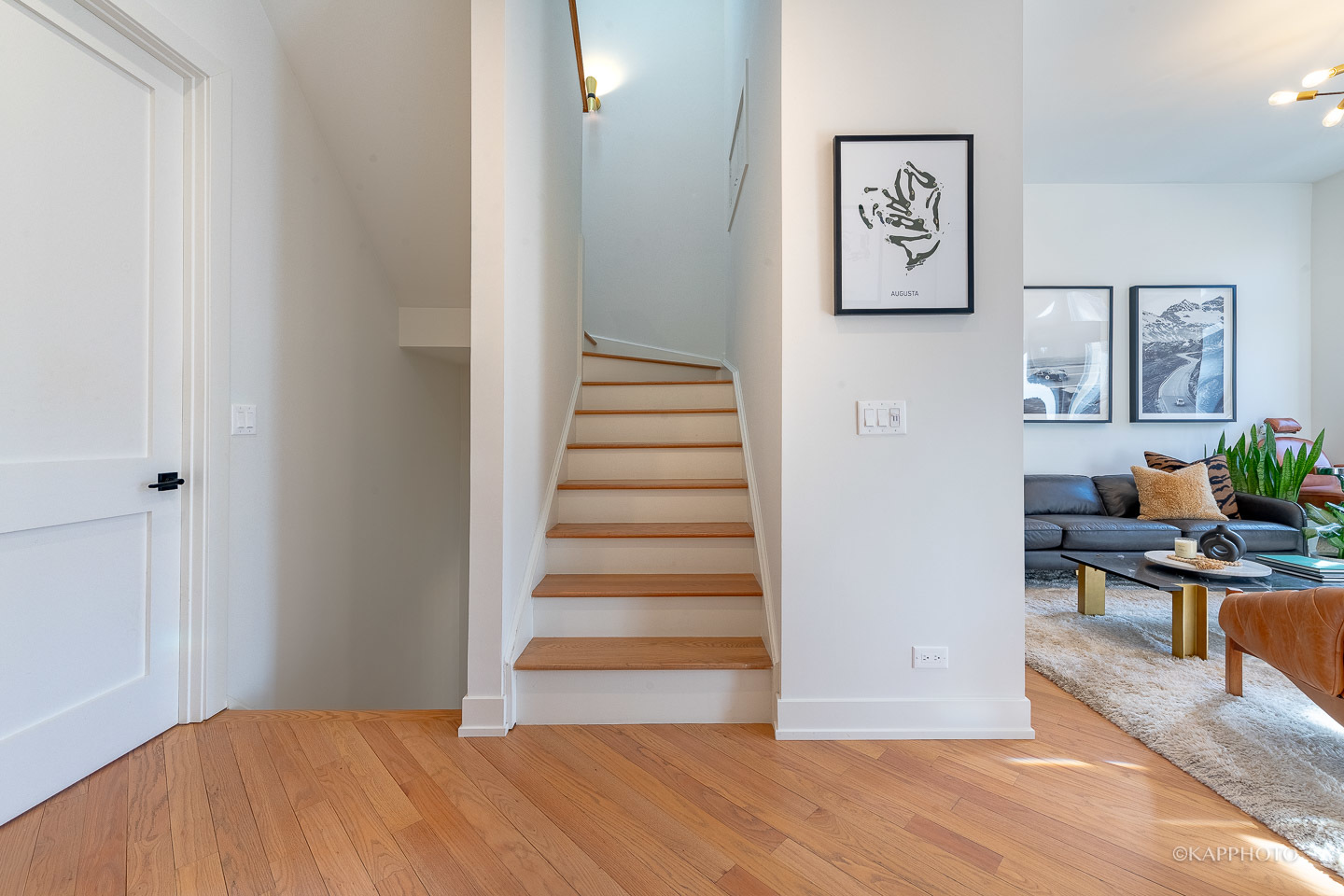 15 North Ada Street Chicago, IL 60607 - Photo 14 of 41 a view of a livingroom with wooden floor and furniture