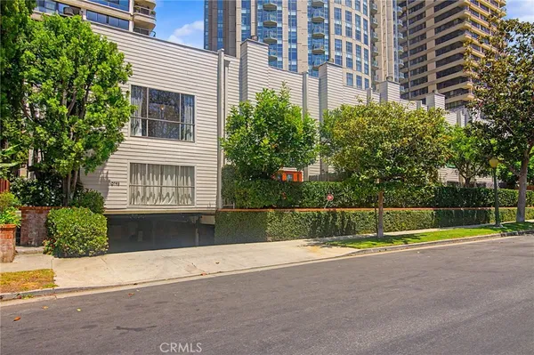 $5,500 | 10793 Ashton Avenue, Unit 14, Los Angeles, CA 90024