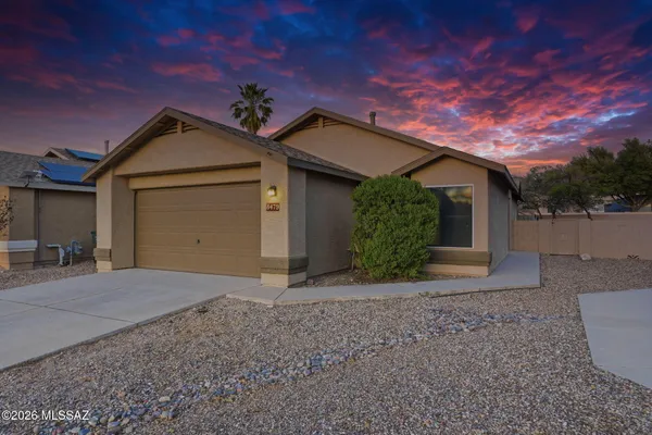$275,000 | 8479 South VÃa De Carrizo, Tucson, AZ 85747