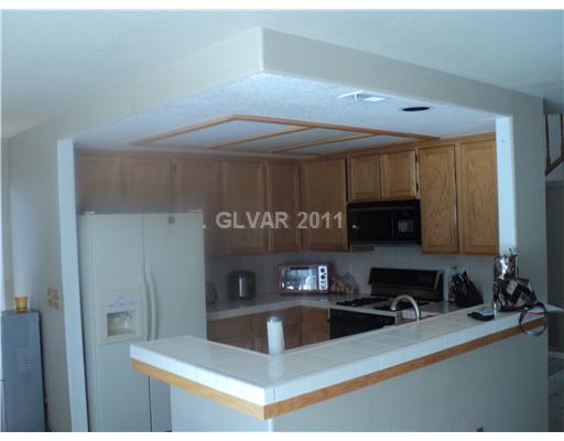 1757 Beechnut Avenue Henderson, NV 89074 - Photo 3 of 11 Kitchen.