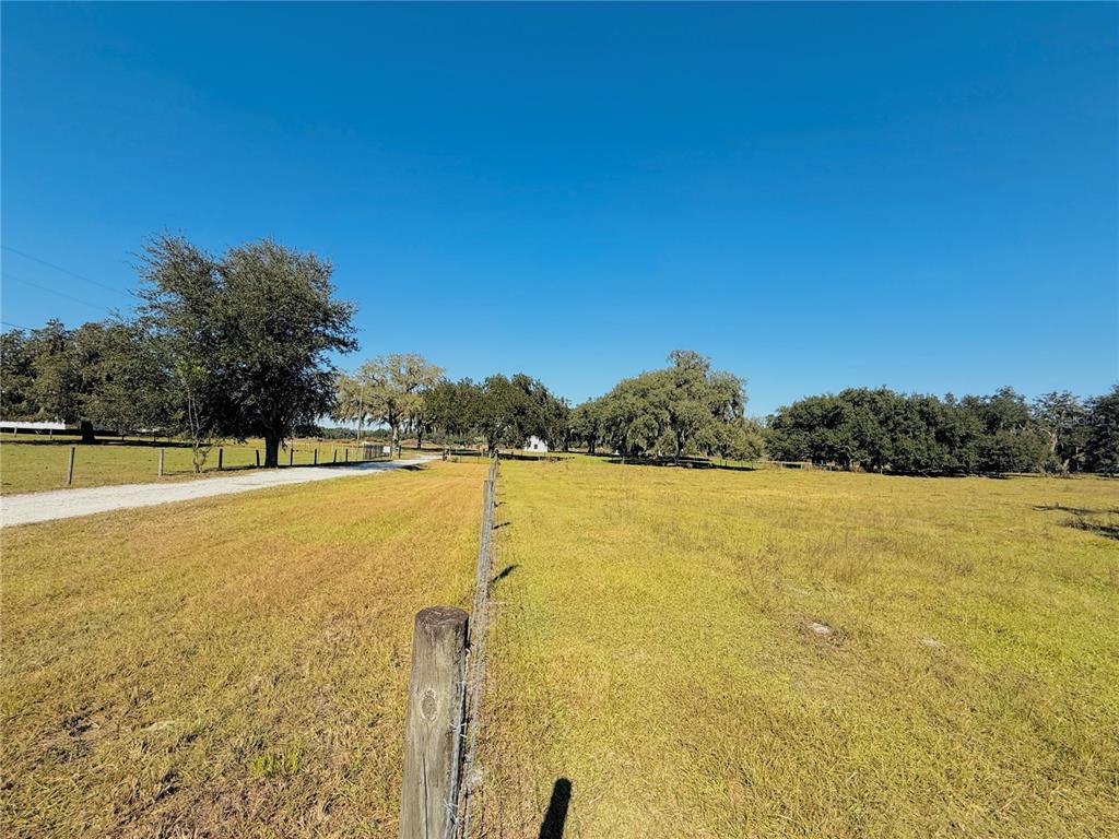 7223 South W 55 Street Bushnell, FL 33513 - Photo 7 of 70 a view of an ocean and beach