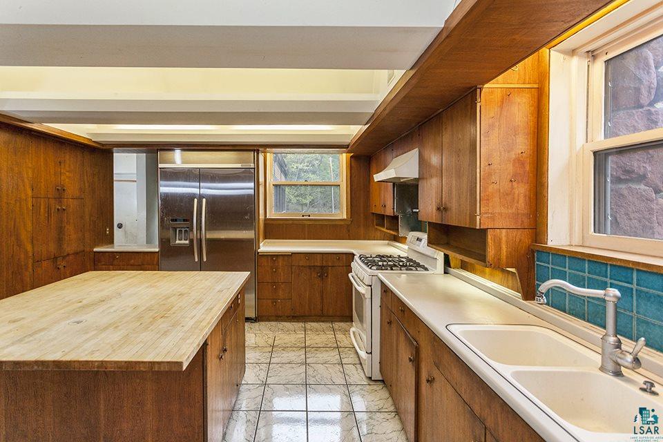 1618 Vermilion Road Duluth, MN 55812 - Photo 11 of 24 Kitchen