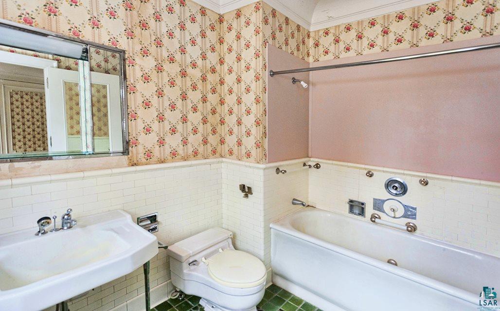 1618 Vermilion Road Duluth, MN 55812 - Photo 19 of 24 Guest Bath