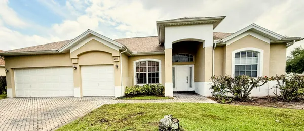 $3,000 | 408 North Key Lime Square Southwest, Vero Beach, FL 32968