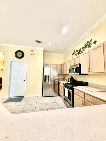 $3,000 | 408 North Key Lime Square Southwest, Vero Beach, FL 32968