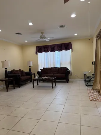 $3,000 | 408 North Key Lime Square Southwest, Vero Beach, FL 32968