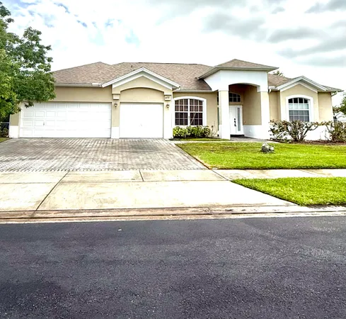 $3,000 | 408 North Key Lime Square Southwest, Vero Beach, FL 32968
